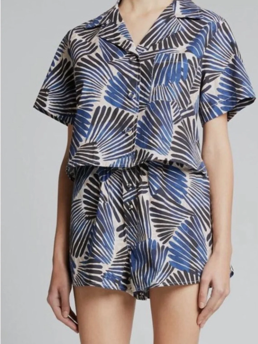 CARA CARA Blue & Black Tropical Print Short Set
